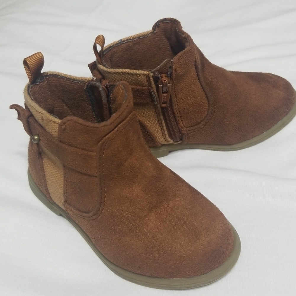 Crazy 8 booties . Baby girl sz 4.  EUC